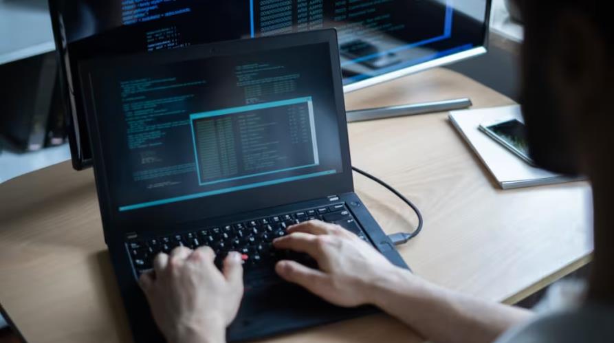 渝北区小程序开发破局关键：筑牢AWS DevOps工程师核心能力